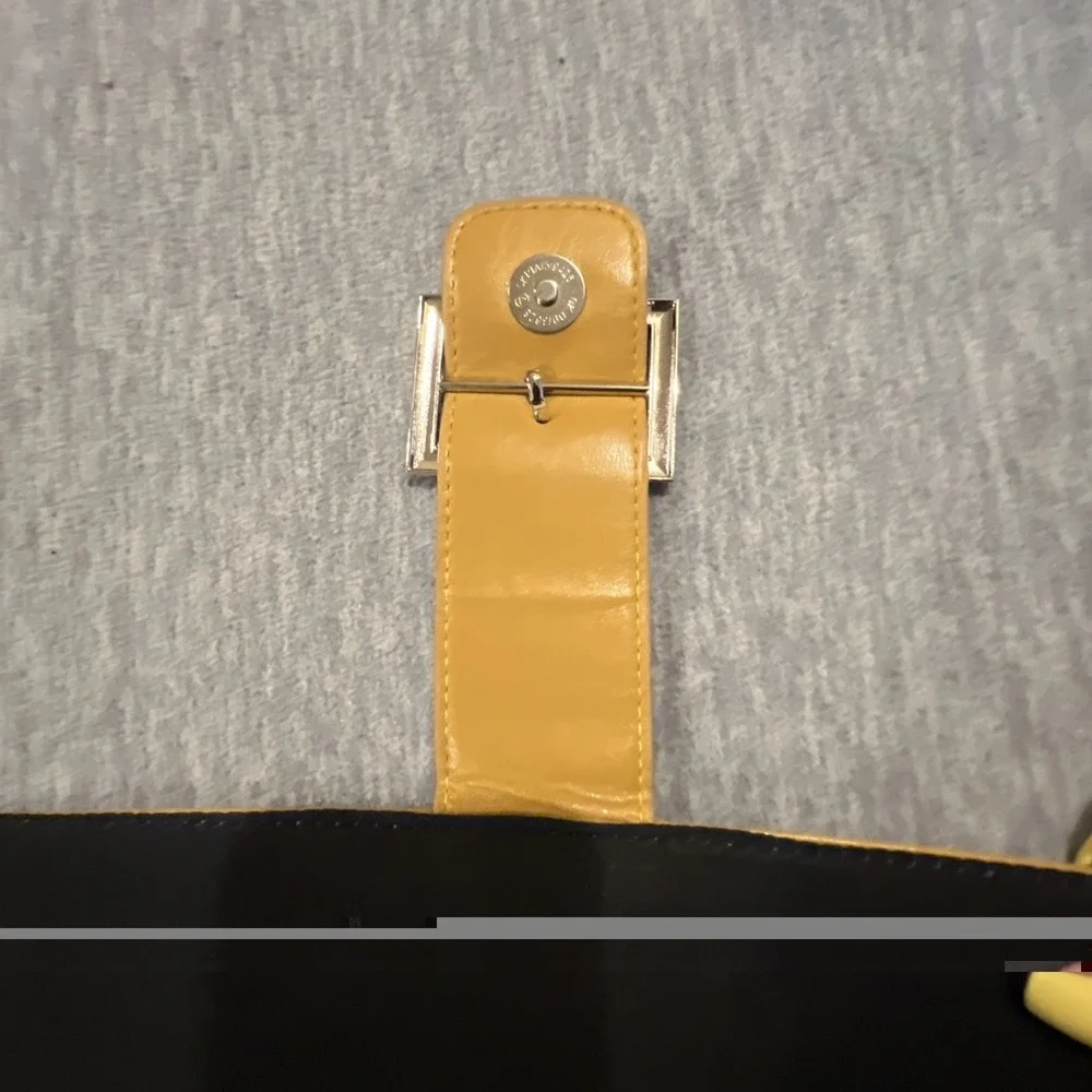 Miche Classic Magnetic Purse Shell Only She'll‎ Vivian Mustard Yellow Medium EUC
